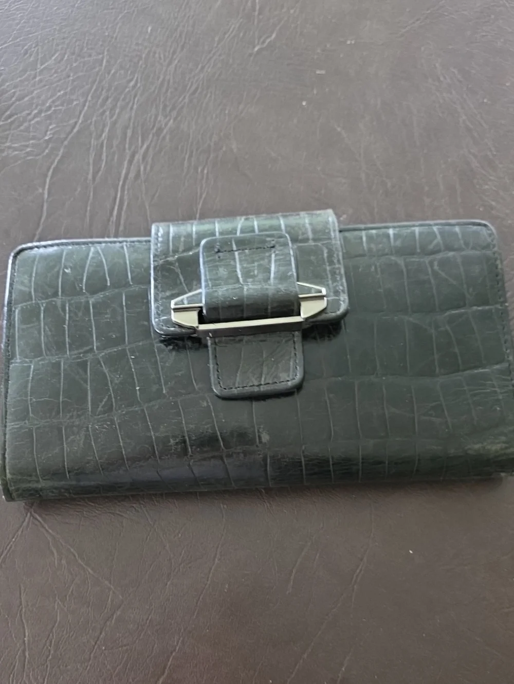 Women's Croc-Texture Clutch Wallet in Black